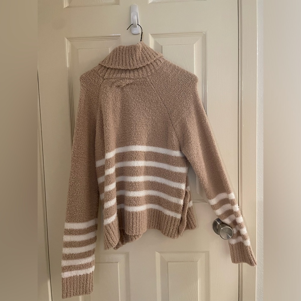 Sweater - Picture 4 of 4